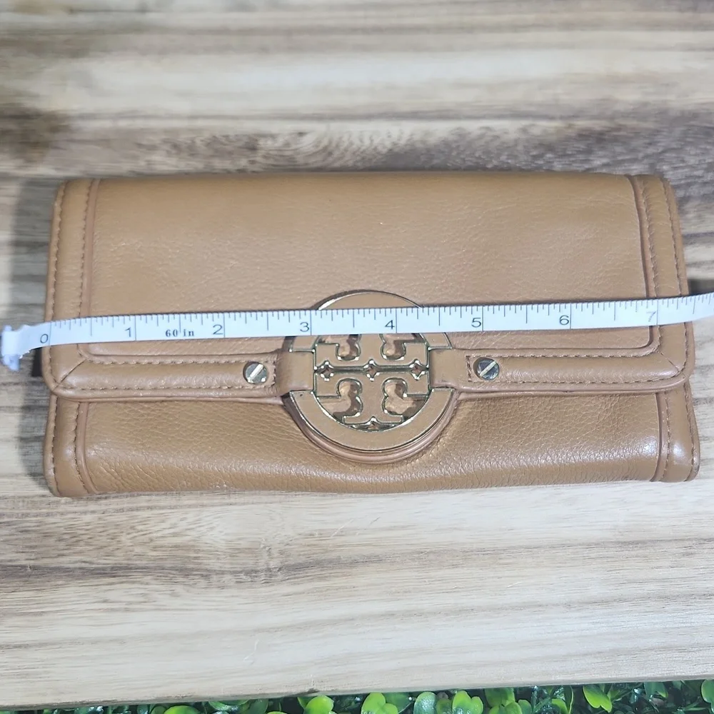 Tory Burch Tan Continental Wallet With Snap Closure - Picture 16 of 17